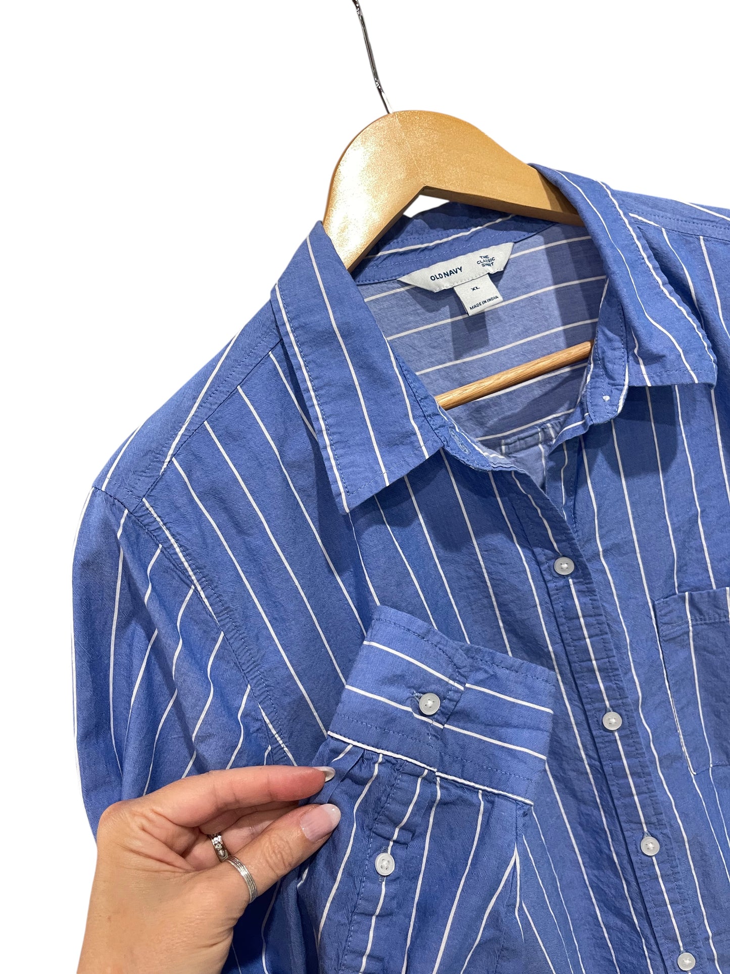 Women’s (XL) Classic Button Up Shirt (sku 0094)