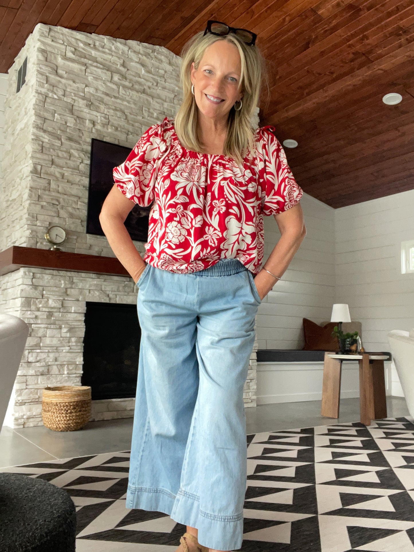 Women’s (S) Summer, Scooped Neck Top