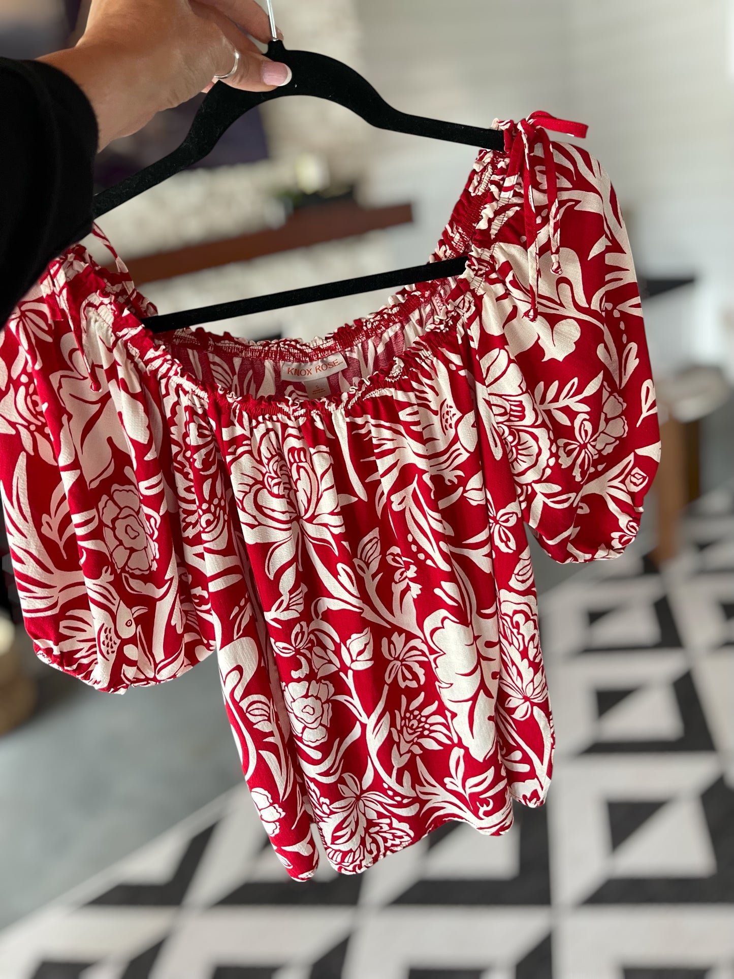 Women’s (S) Summer, Scooped Neck Top