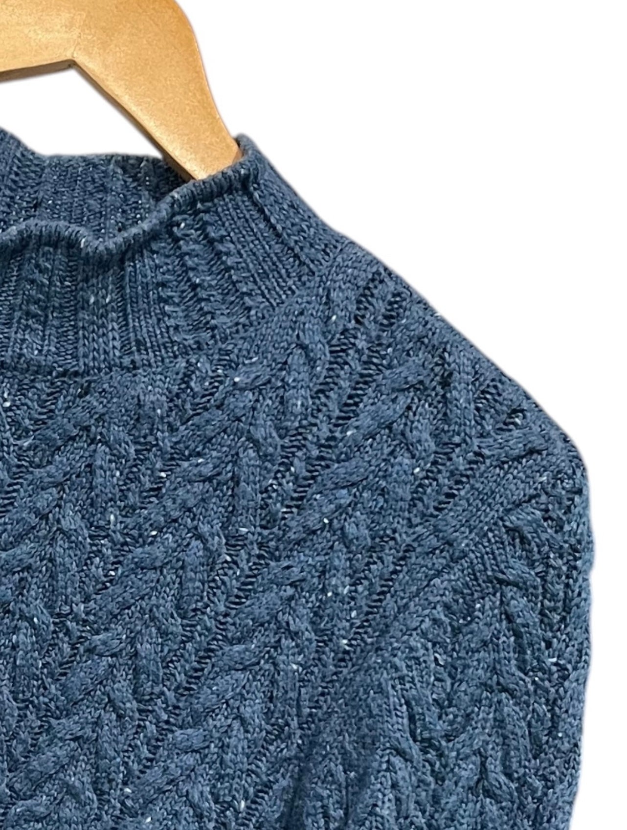Women’s (M) Cable Knit Sweater (sku 0093)