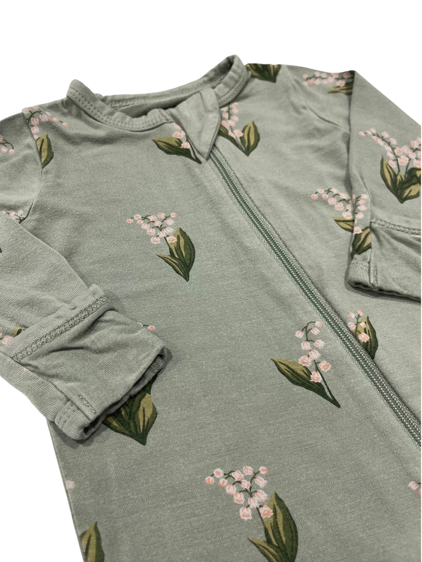 (0-3 mo) Infant Girl Floral Sleeper (thin & lightweight)
