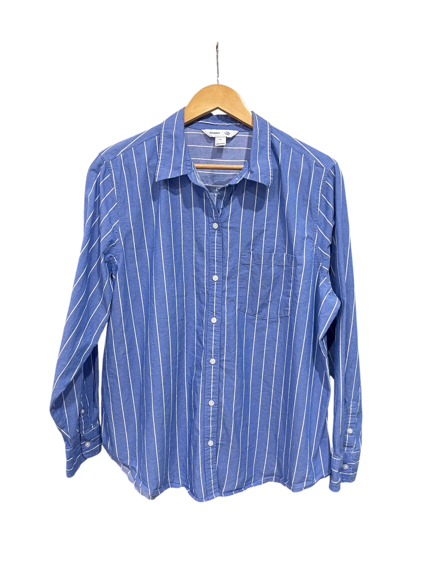Women’s (XL) Classic Button Up Shirt (sku 0094)