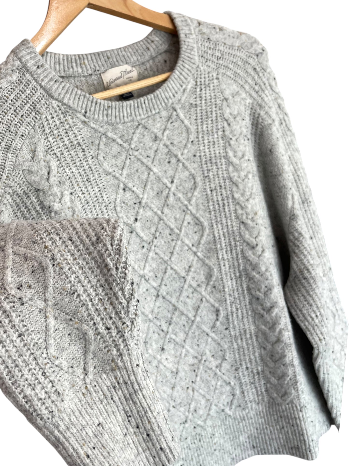 Women’s (XXL) Universal Thread Sweater (sku 0105)