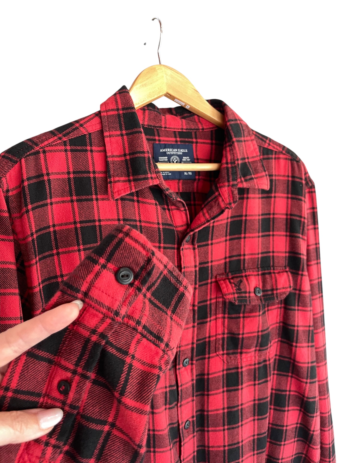 Women’s (XL) American Eagle Flannel (sku 0216)