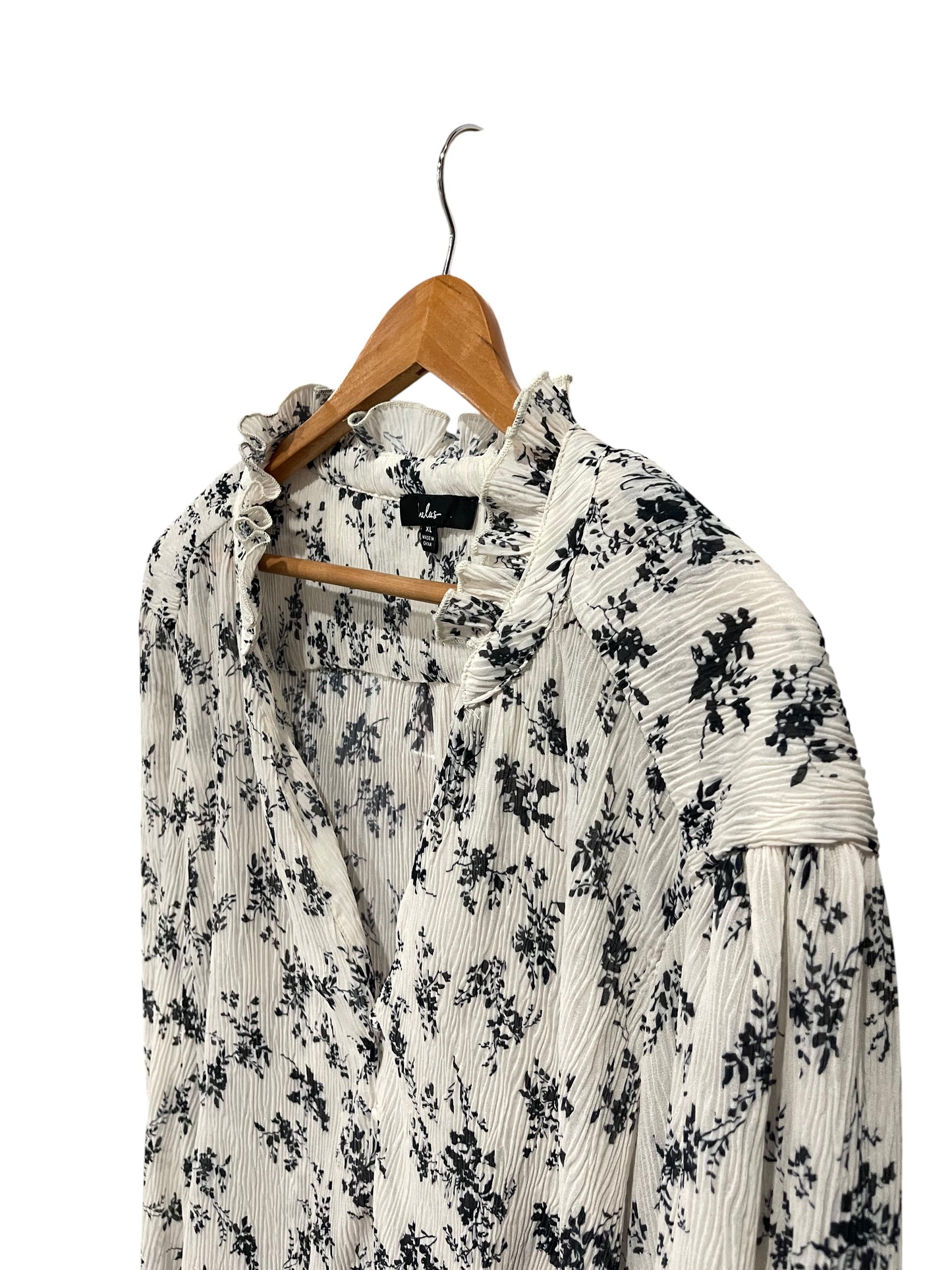 Women’s (XL) Lulu’s Blouse (sku 0220)