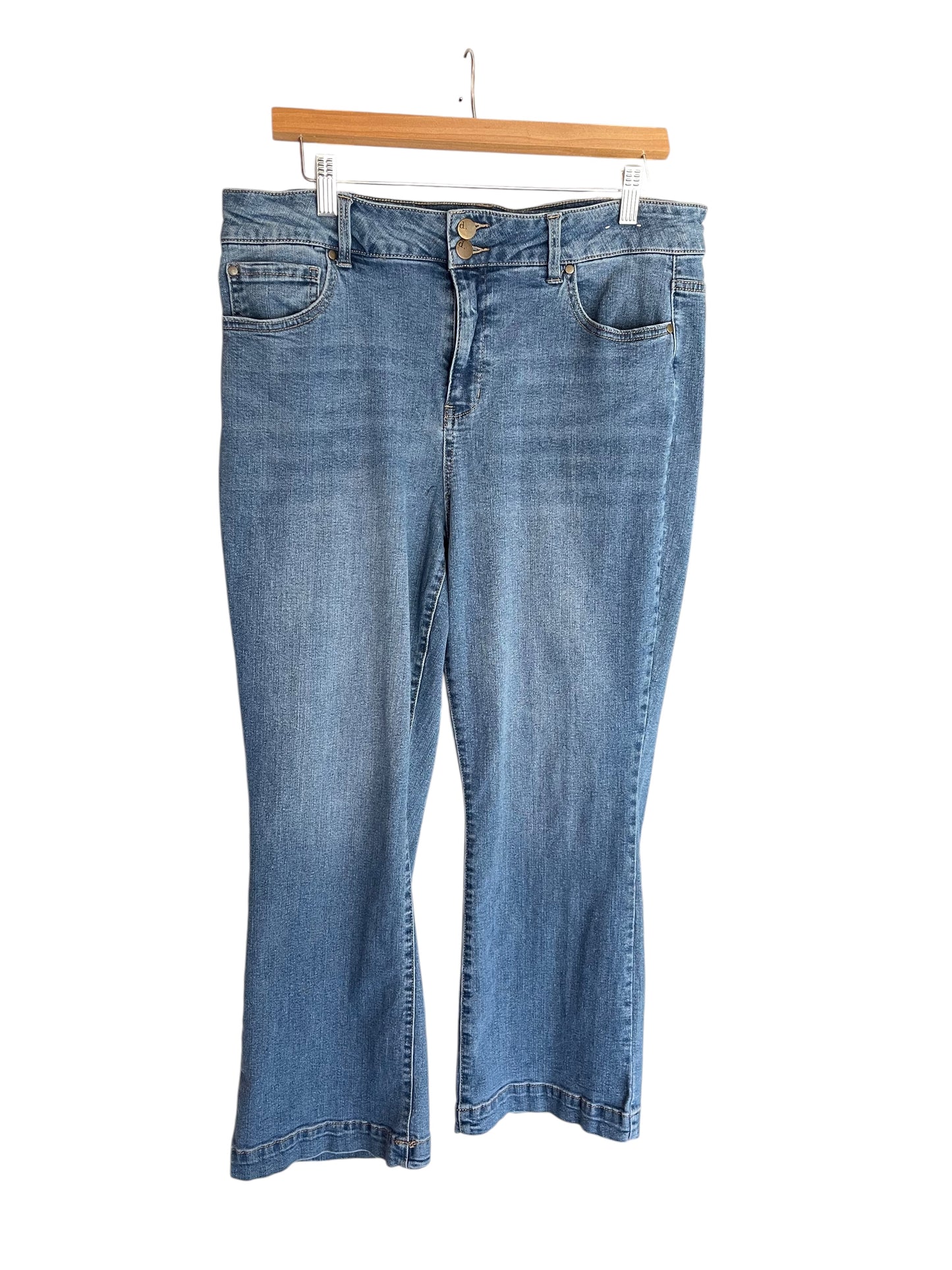 Women’s (14) d. Jeans (sku 0222)