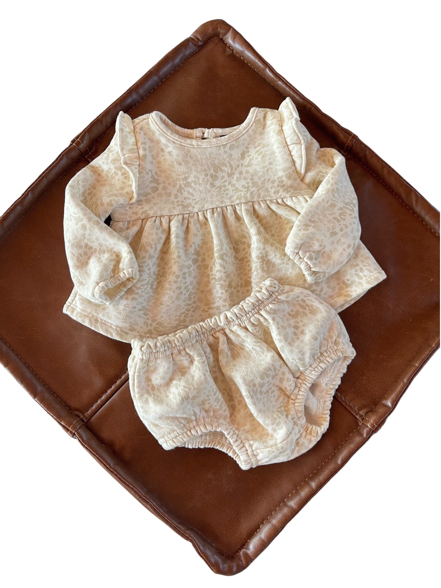 Infant (3-6m) Carter’s 2-pc Set (sku 0227)