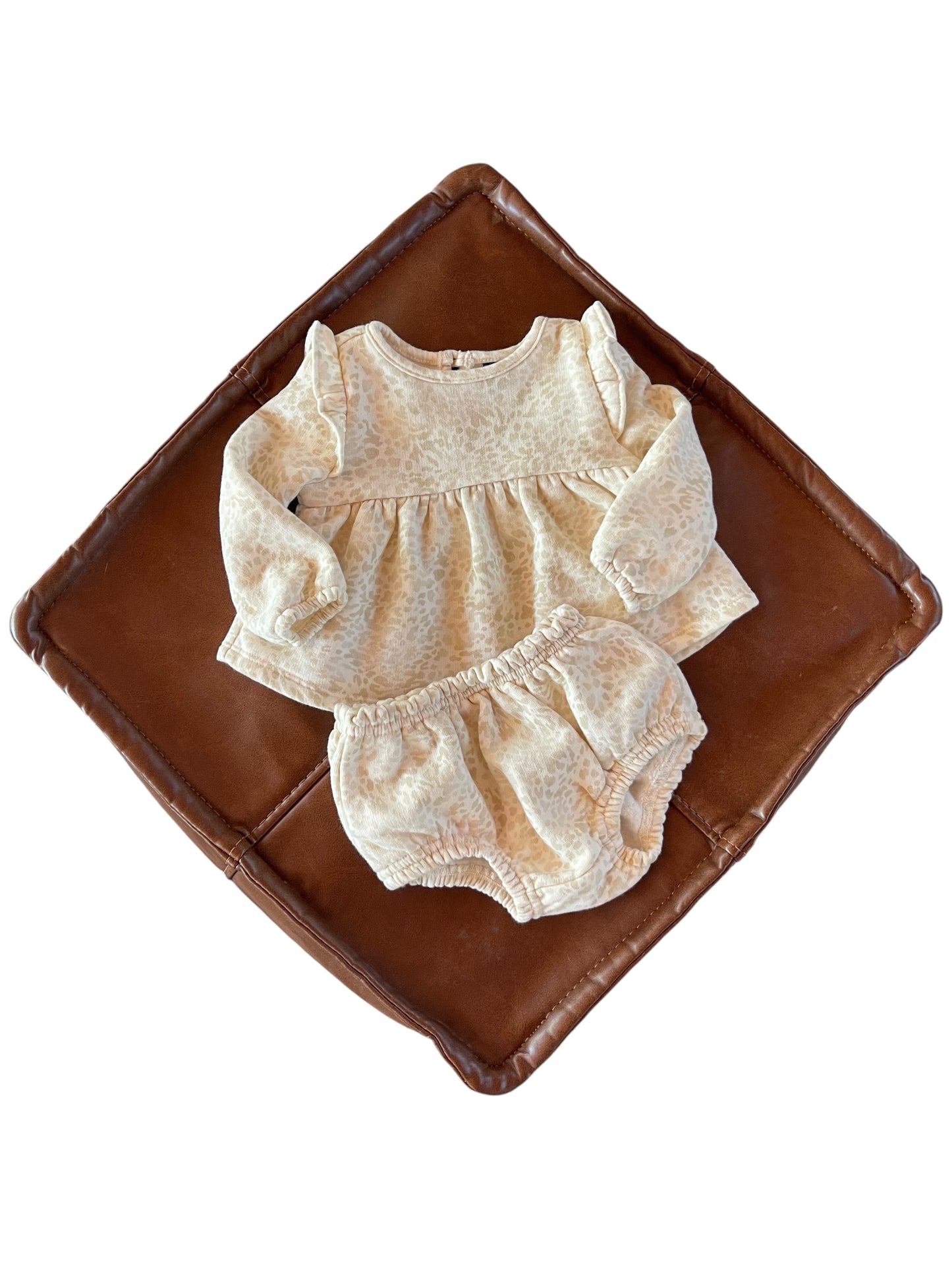 Infant (3-6m) Carter’s 2-pc Set (sku 0227)